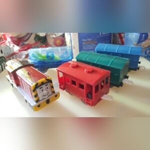Tomy Trackmaster Thomas Friends Salty Box Cars Sodor Aquarium